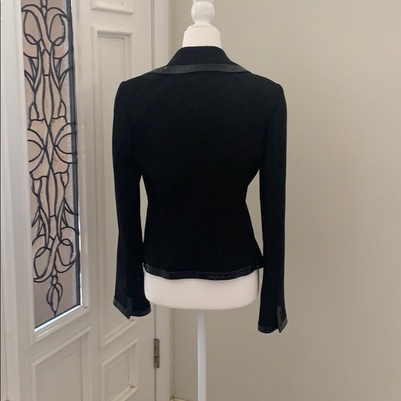 *SOLD**** ST. John jacket size 2 - Picture 3 of 6